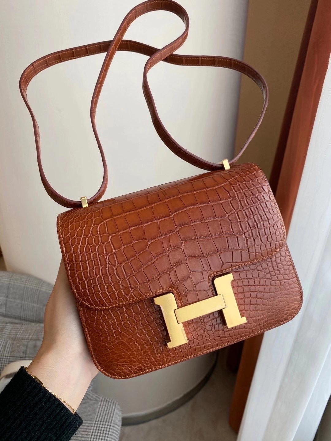 臺灣桃園縣愛馬仕康斯坦多少錢 Hermes Constance Mini 19cm 霧面美洲鱷魚