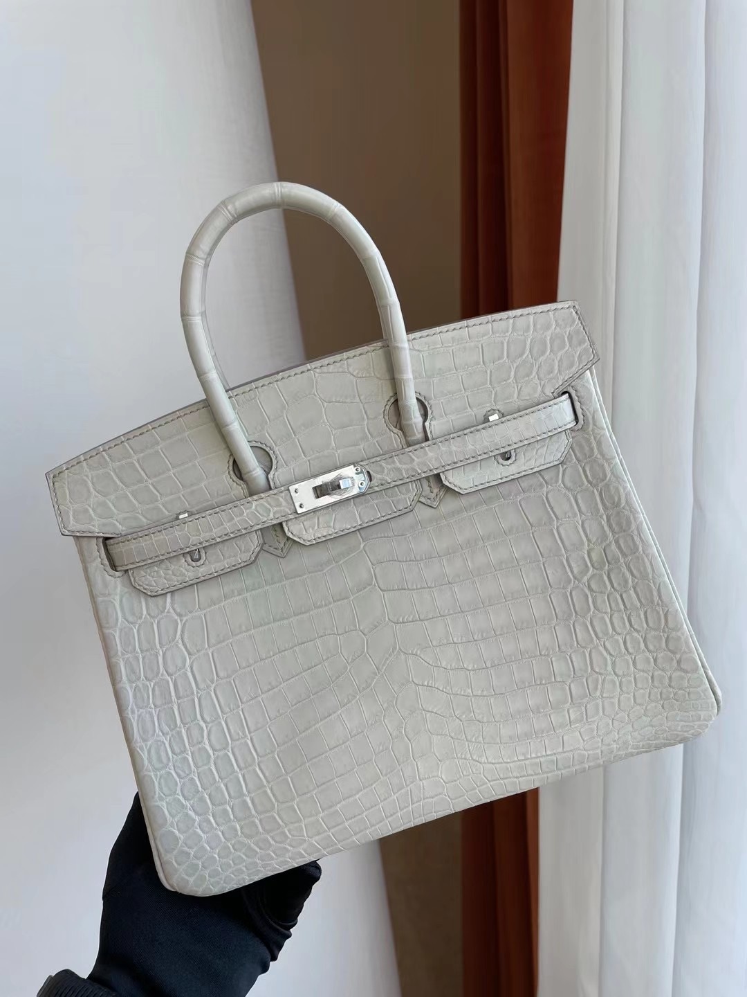 香港北區上水愛馬仕鉑金包 Hermes Birkin 25cm 尼羅鱷魚 8L Beton 奶油白 銀扣