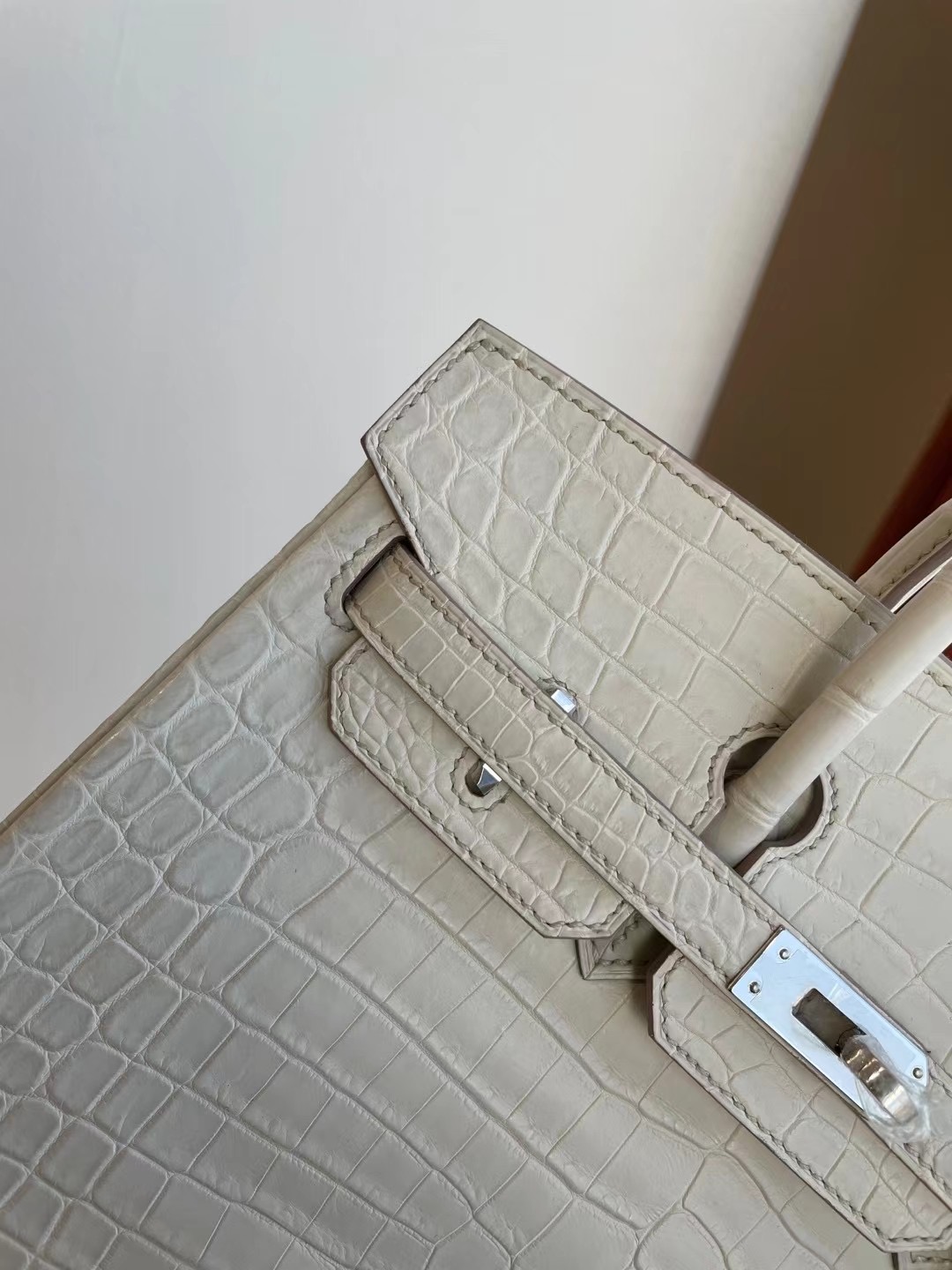 香港北區上水愛馬仕鉑金包 Hermes Birkin 25cm 尼羅鱷魚 8L Beton 奶油白 銀扣