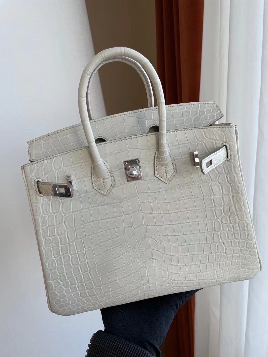 香港北區上水愛馬仕鉑金包 Hermes Birkin 25cm 尼羅鱷魚 8L Beton 奶油白 銀扣