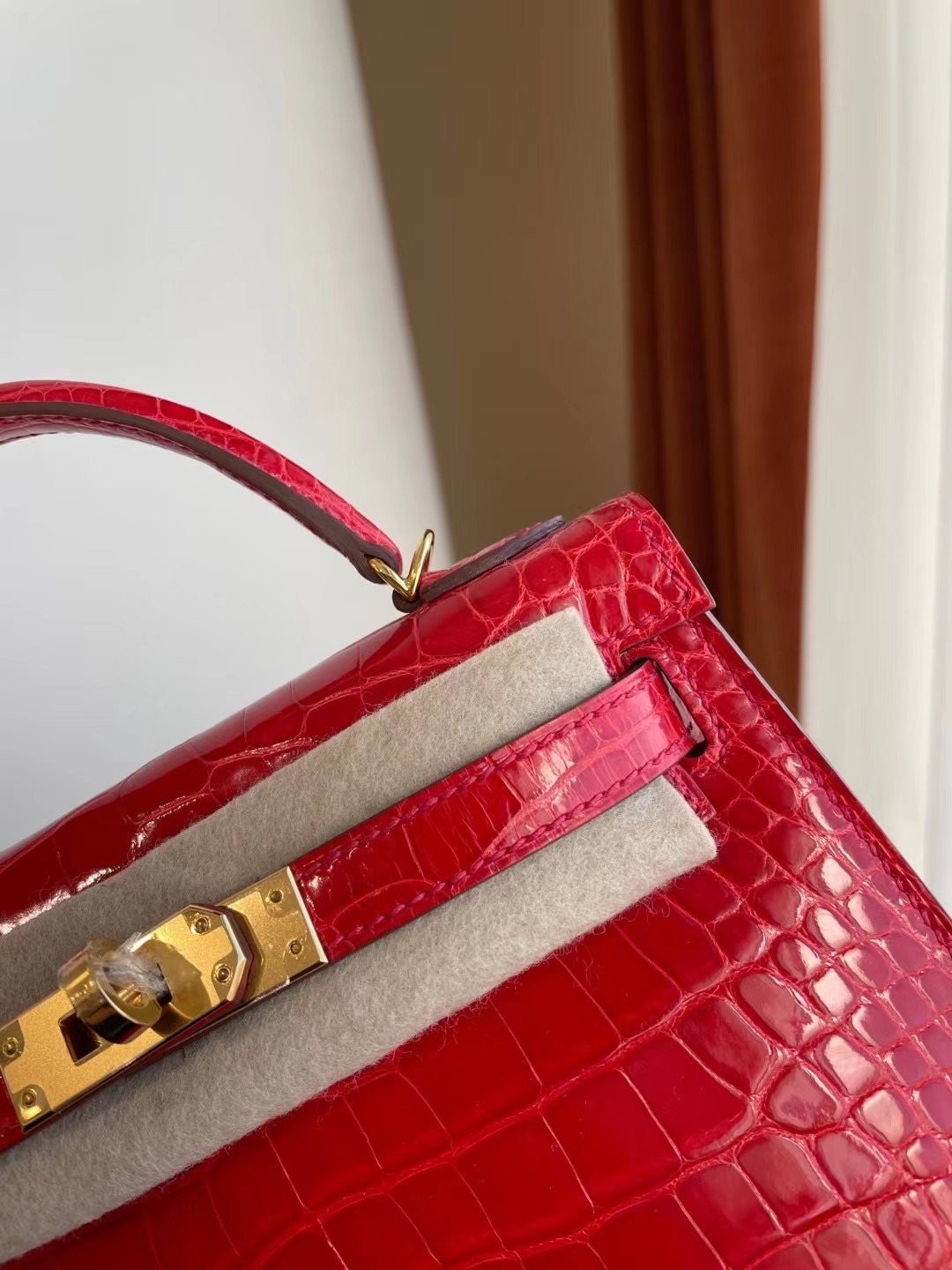 Hermes Kelly Mini II MINI CC95 Braise 法拉利紅亮面方塊 美洲鱷魚