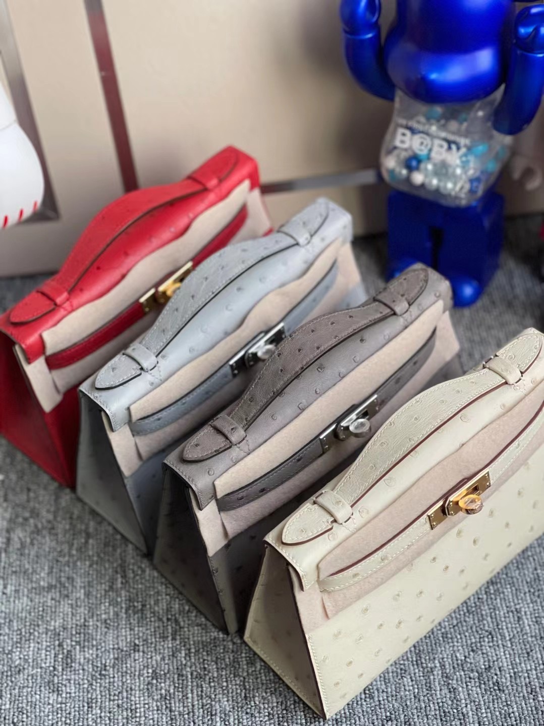 臺灣桃園市大園區 Hermes MiniKelly Pochette Ostrich Q5 Rose casaque 國旗紅