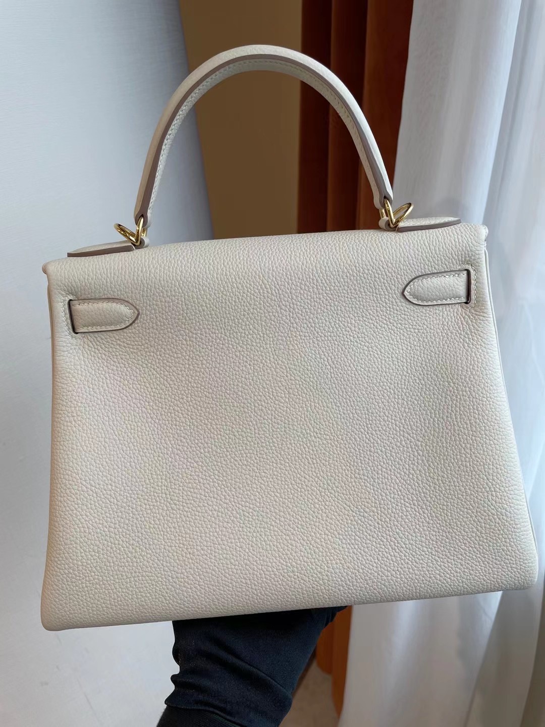 臺灣臺北市中山區 Hermes Kelly 28cm CC10 Craie 奶昔白 Togo 全手工蜜蠟線縫製