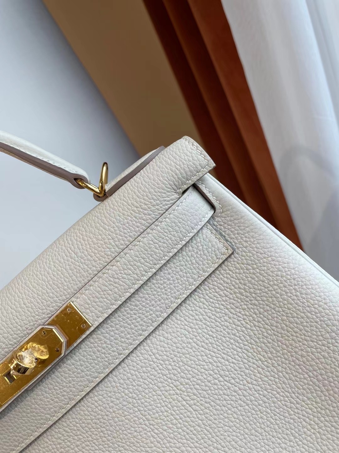 臺灣臺北市中山區 Hermes Kelly 28cm CC10 Craie 奶昔白 Togo 全手工蜜蠟線縫製