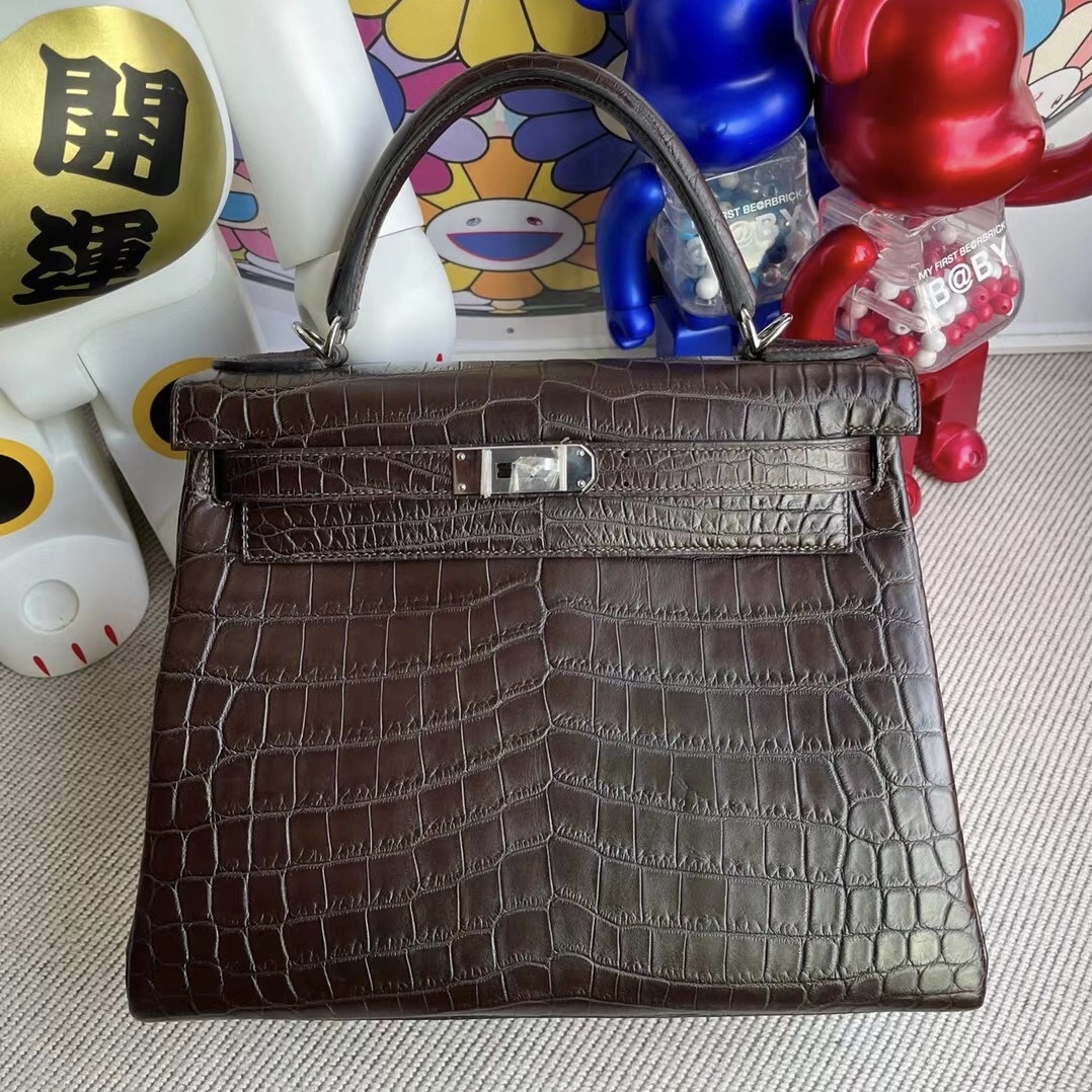 愛馬仕凱莉包尺寸 Hermes Kelly 28cm 47 Chocolate 羅鱷魚手工蜜蠟線縫製 客定製出