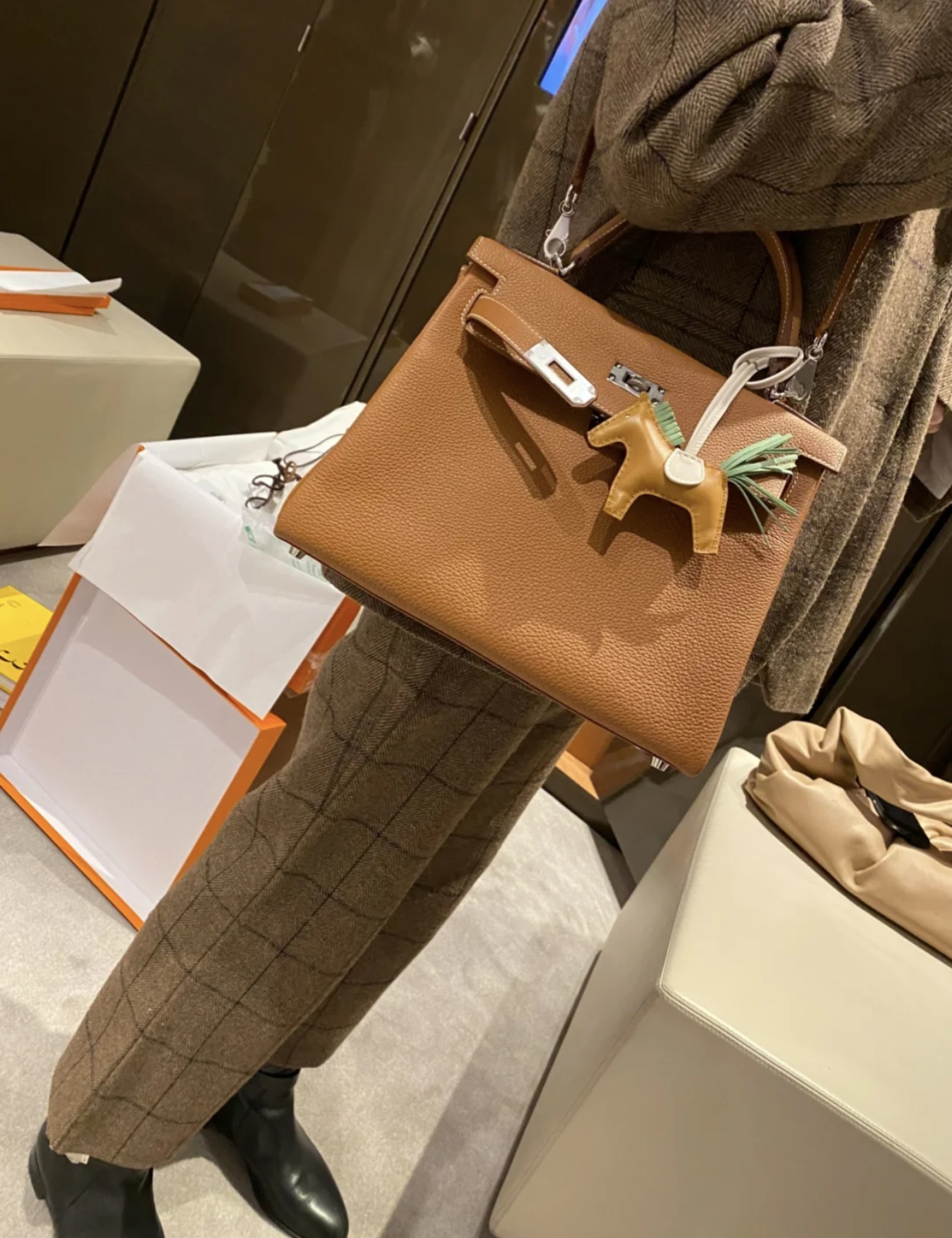 Vietnam Hanoi Hermes kelly 28cm Togo 37 Glod 金棕色 全手工蜜蠟線縫製