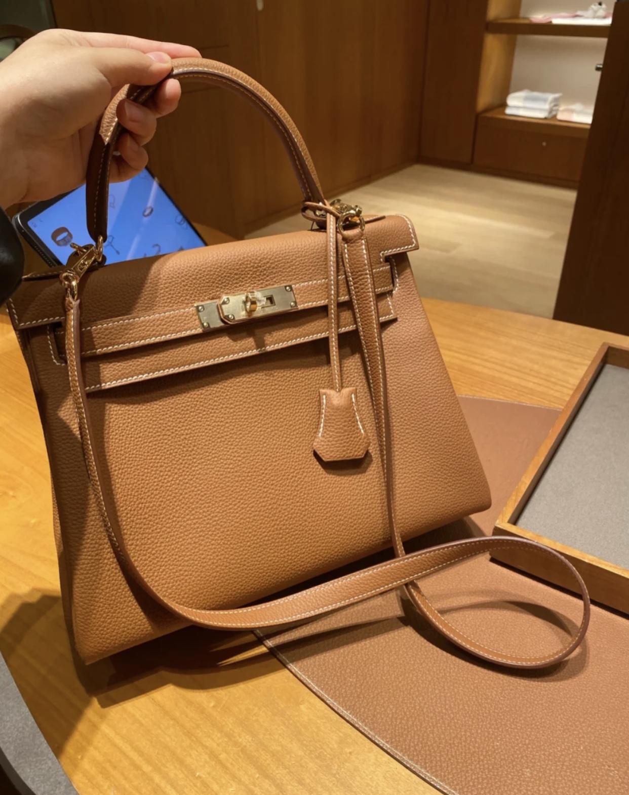 Vietnam Hanoi Hermes kelly 28cm Togo 37 Glod 金棕色 全手工蜜蠟線縫製