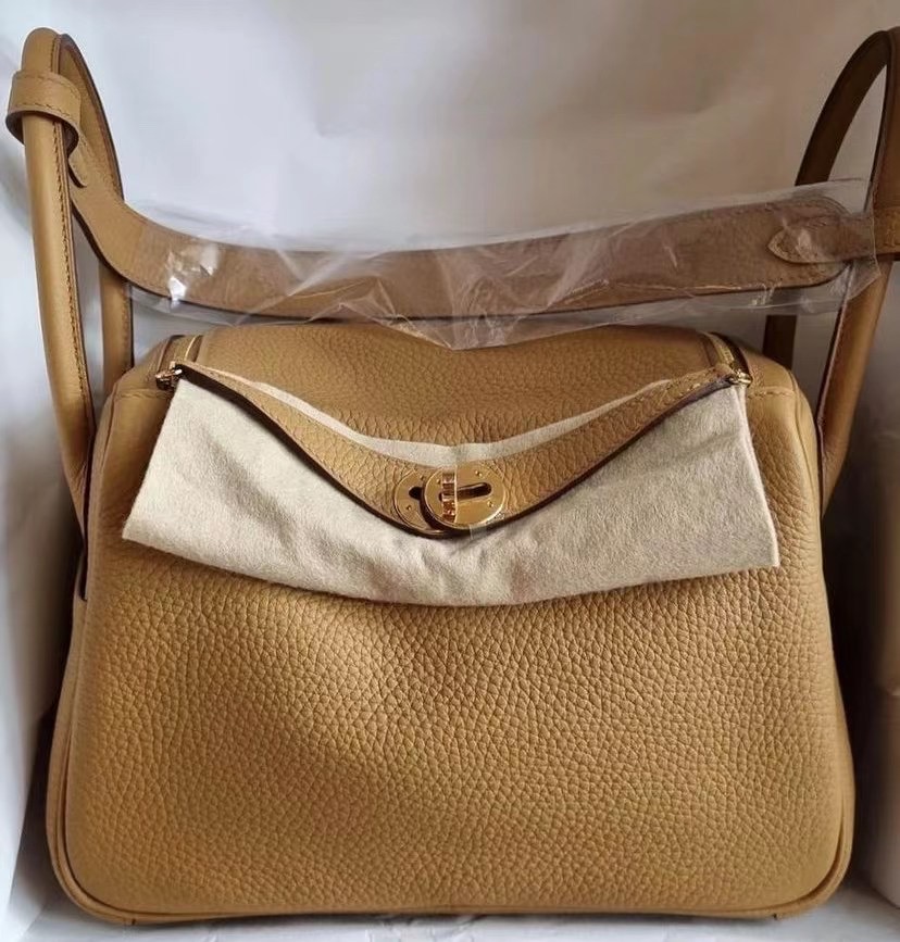 Hermes Lindy 26cm Taurillon Clemence 4B BISCUIT 餅幹色 接受定製