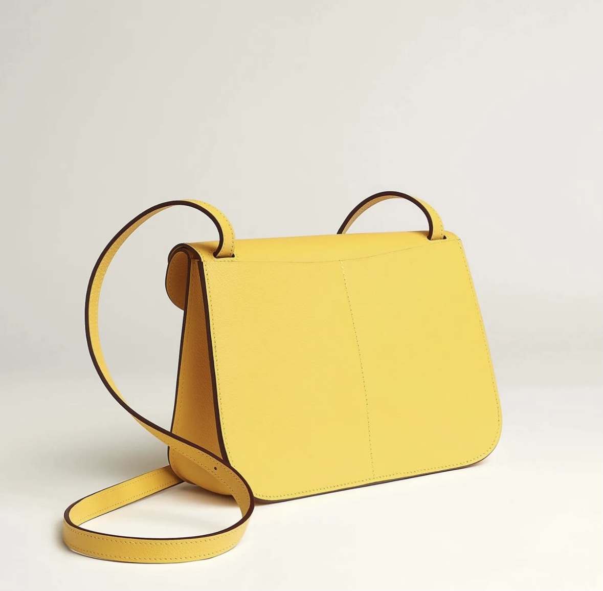 2022 price Hermès Halzan 25 bag CK9O Jaune de Naples Evercolor