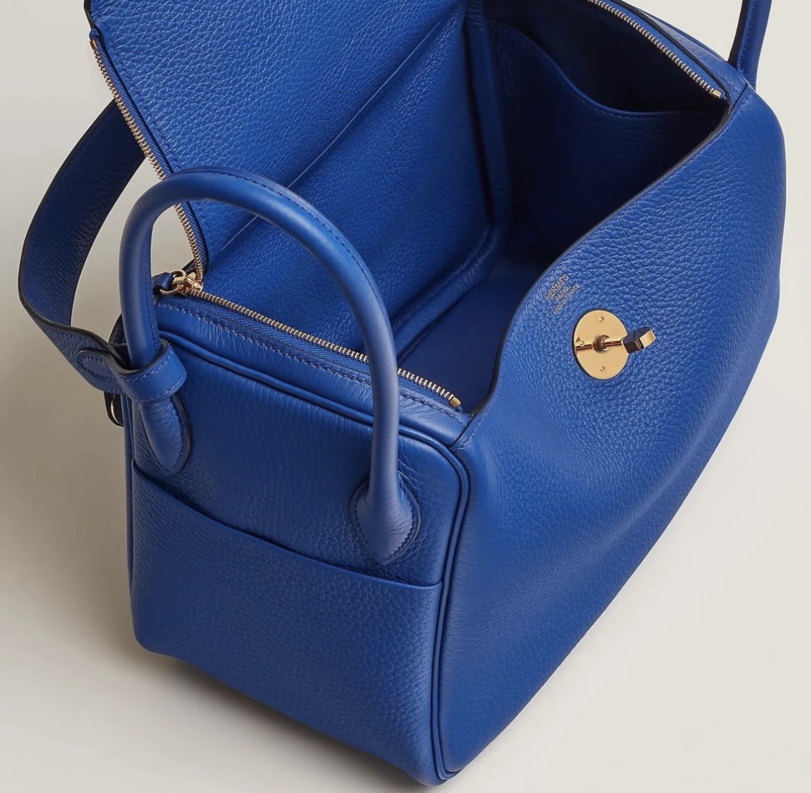 Hermès Lindy 26 bag CKO8 Bleu Royal Clemence Price and picture