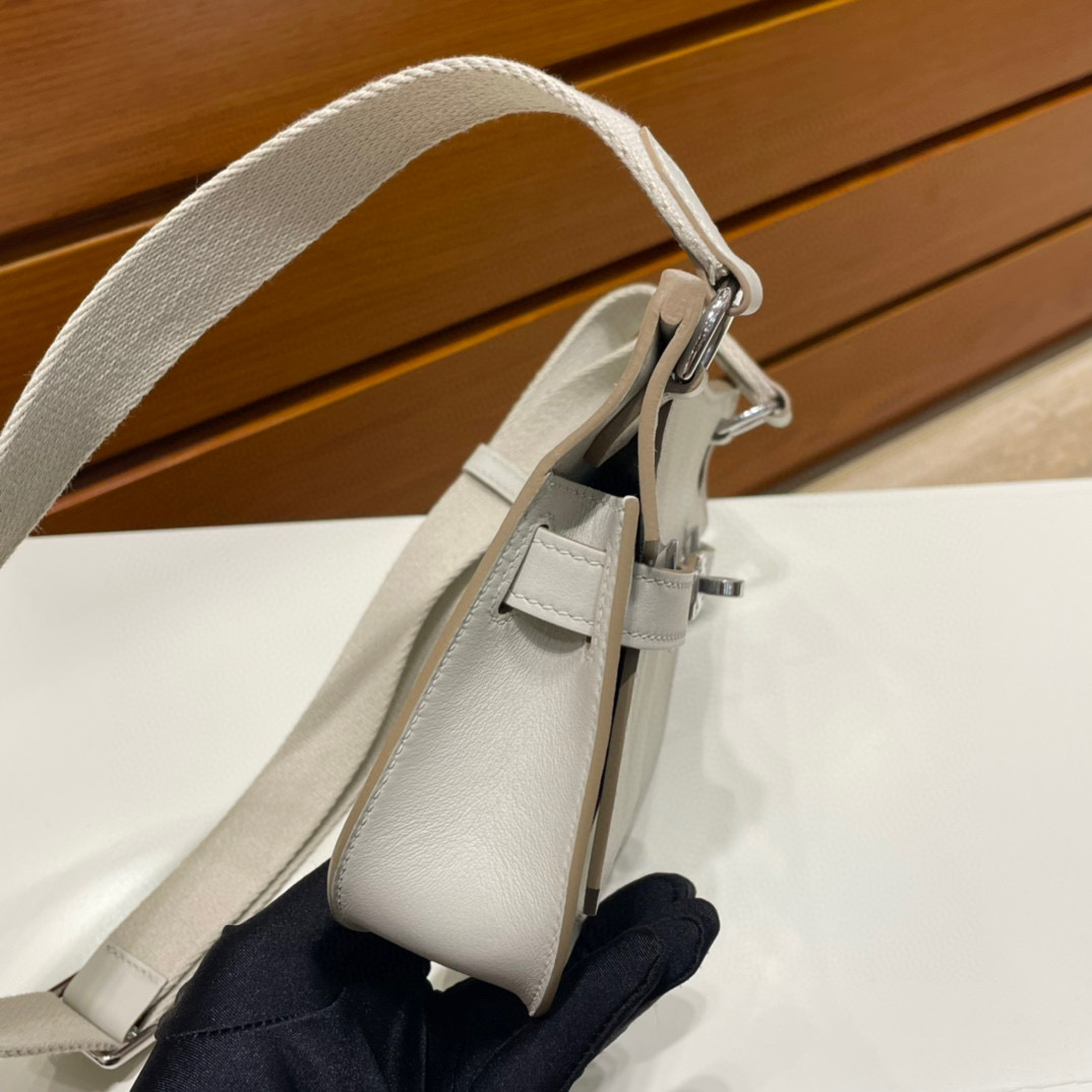 臺灣愛馬仕吉普賽包價格 Hermes bag Jypsiere Mini 吉普赛 Swift 8L Beton