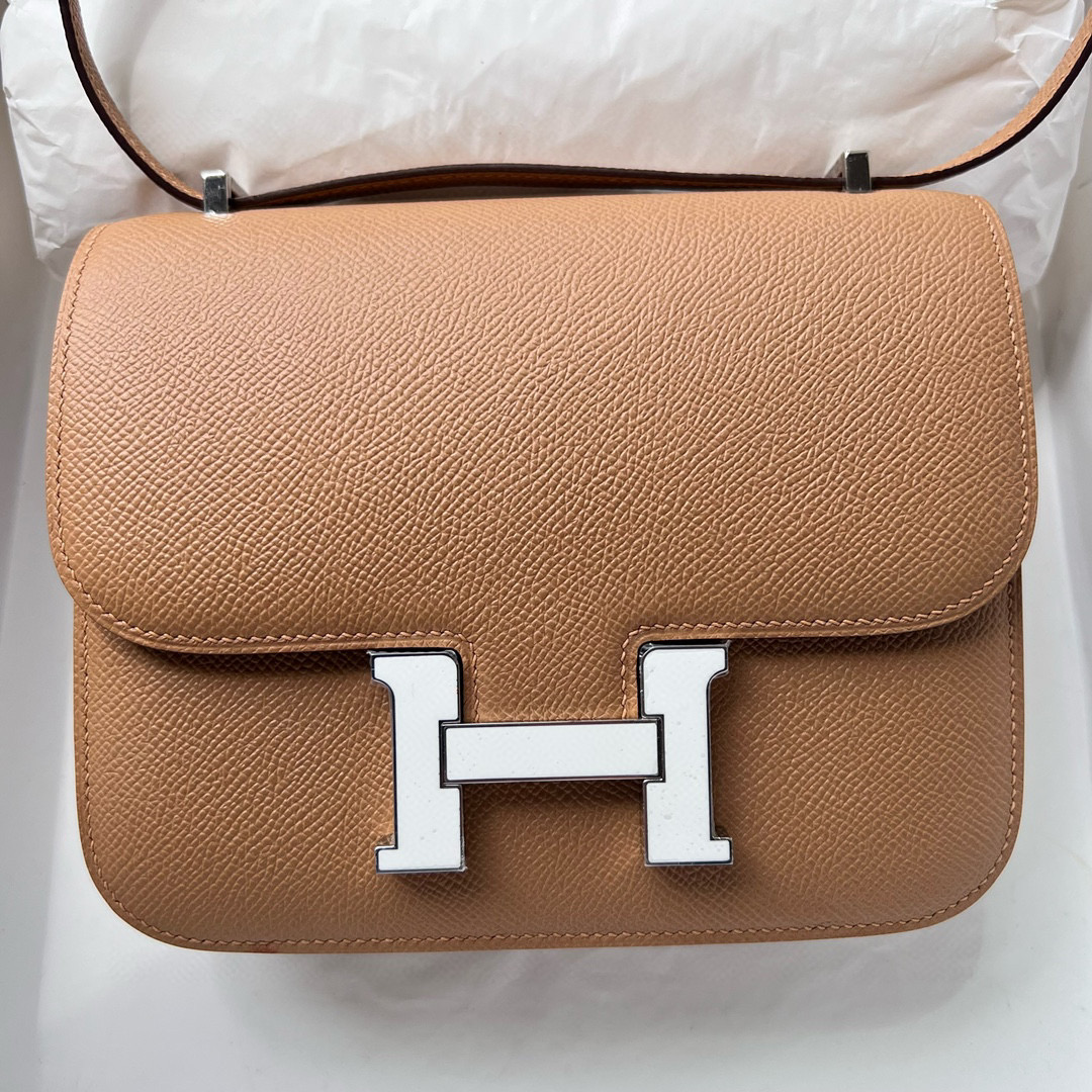 愛馬仕空姐包真假辨別細節 Hermès Mini Constance Epsom Chai 配 white Enamel buckle