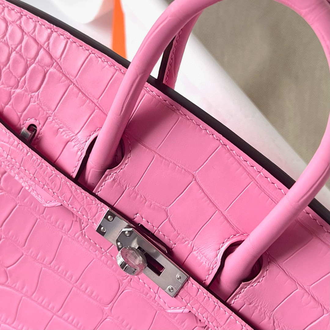 愛馬仕臺灣官方旗艦店 Hermès Birkin 25cm 5P Pink 櫻花粉 霧面美洲鱷魚