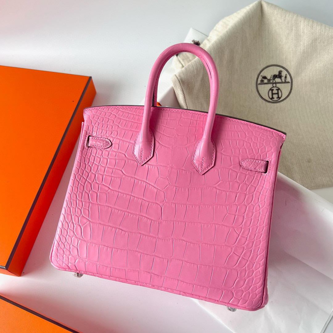 愛馬仕臺灣官方旗艦店 Hermès Birkin 25cm 5P Pink 櫻花粉 霧面美洲鱷魚