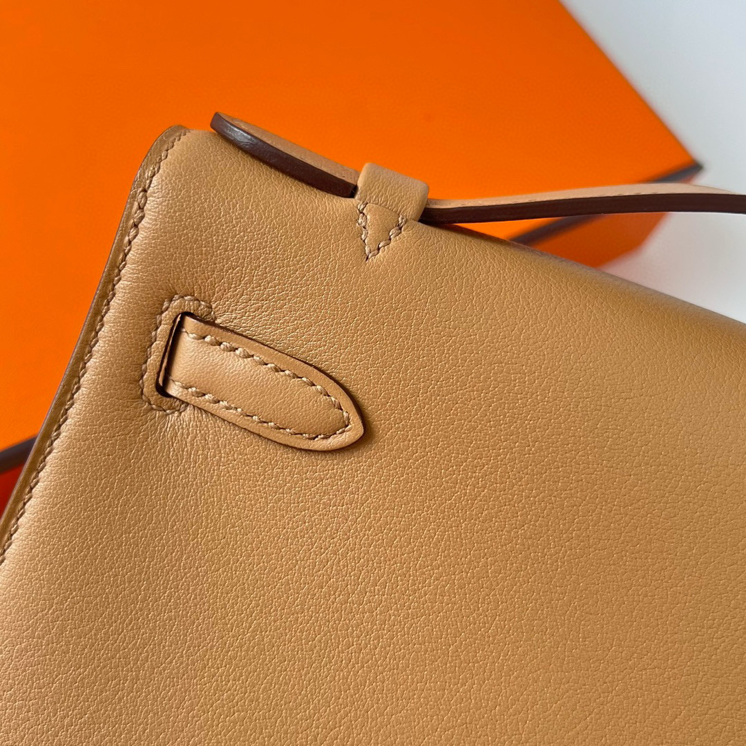 愛馬仕中國官方網站 Hermès Mini Kelly Pochette Swift 0M Chai 瑪薩拉茶色 Silver Hardware