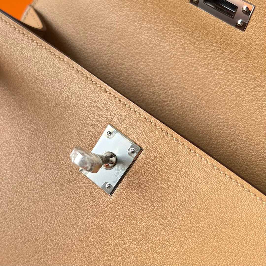 愛馬仕中國官方網站 Hermès Mini Kelly Pochette Swift 0M Chai 瑪薩拉茶色 Silver Hardware