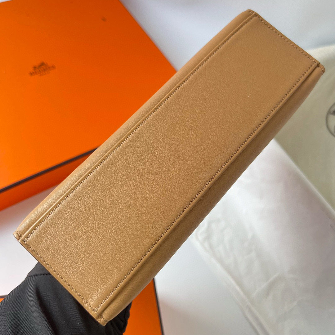 愛馬仕中國官方網站 Hermès Mini Kelly Pochette Swift 0M Chai 瑪薩拉茶色 Silver Hardware
