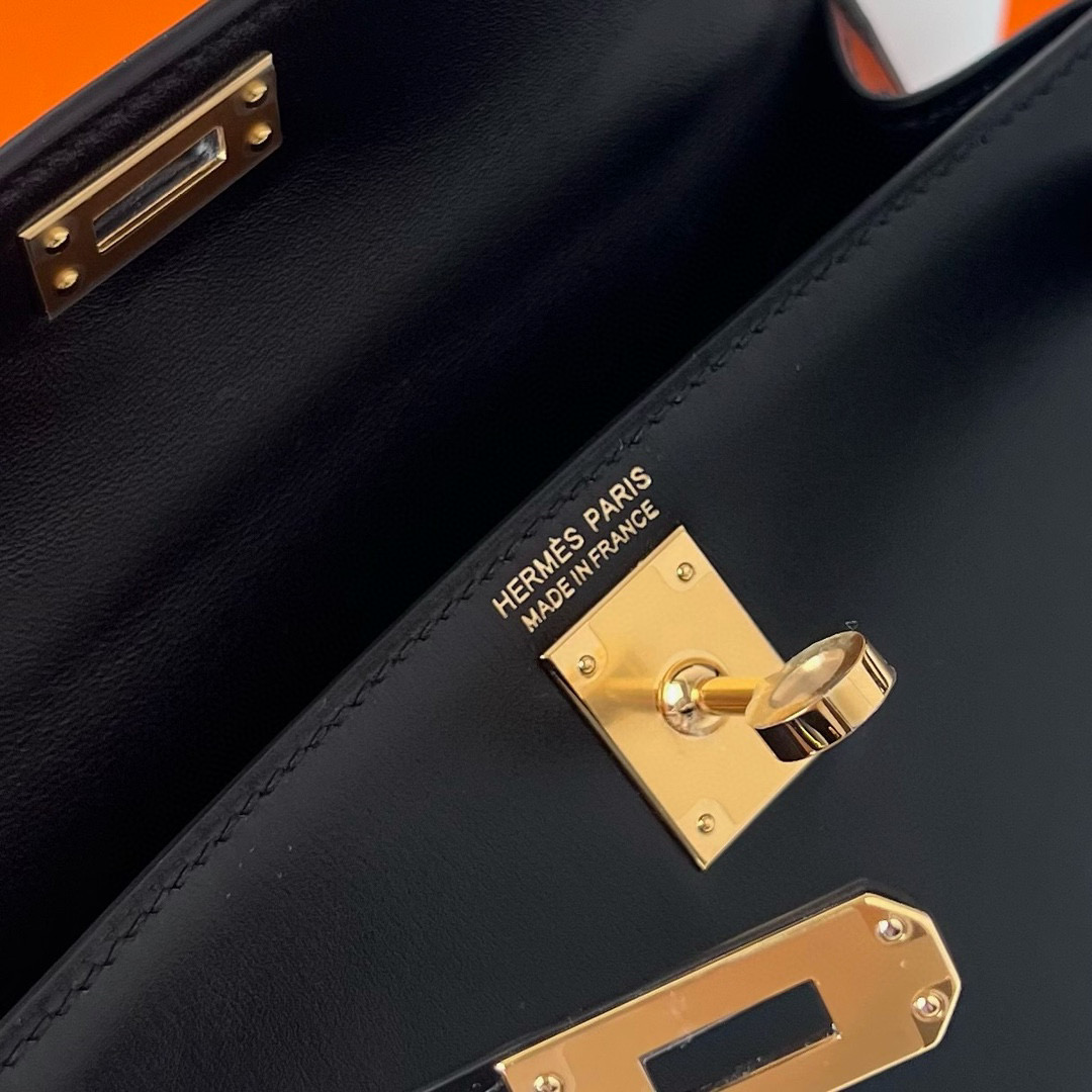 Hermès Price and pictures Kelly Sellier 20 Boxcalf 黑色 Golden Hardware