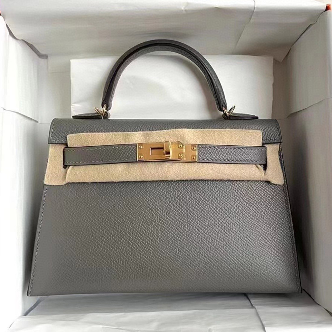 愛馬仕官方網站旗艦店 Hermès pictures Kelly Sellier 20 Epsom Gris Meyer 積雨雲灰