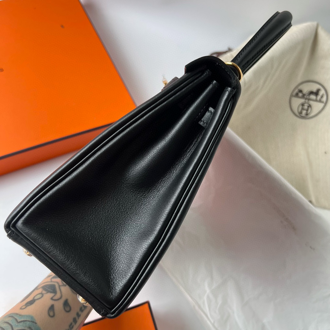 愛馬仕幾款經典包包 Hermès Kelly Retourne 25 Swift Noir 黑色 Golden Hardware